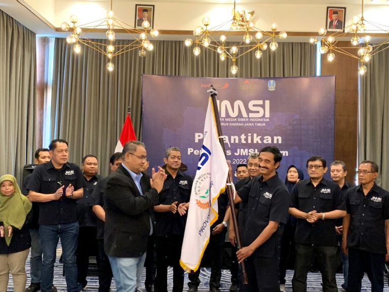 Resmi Dilantik, Wagub Emil Dardak Ajak JMSI Jatim Wujudkan Literasi Digital